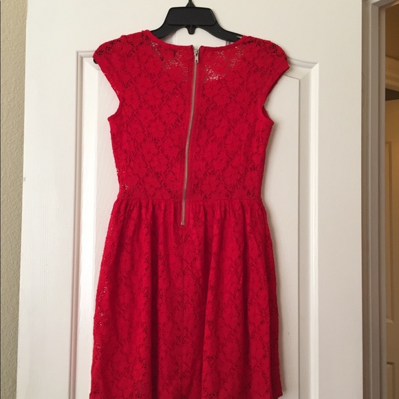 Red dress - Picture 7 of 8